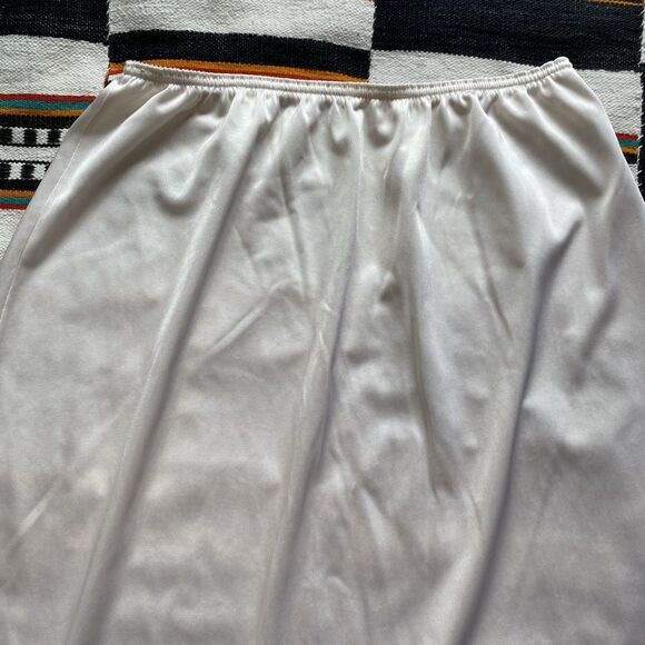 Vintage Warner’s Blush Lace Trim Slip Skirt. Medium. USA. Whimsygoth. Boho. - Picture 8 of 10